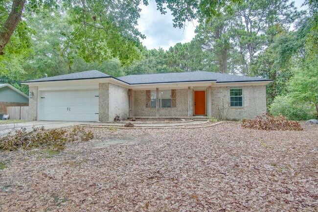 Building Photo - Navarre 3BR/2BA Home Near Beaches & Hurlburt Field with Updated Kitchen, Split Floor Plan & Spaci...