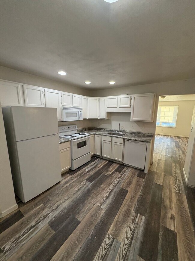 Building Photo - 5212 Collier Ct