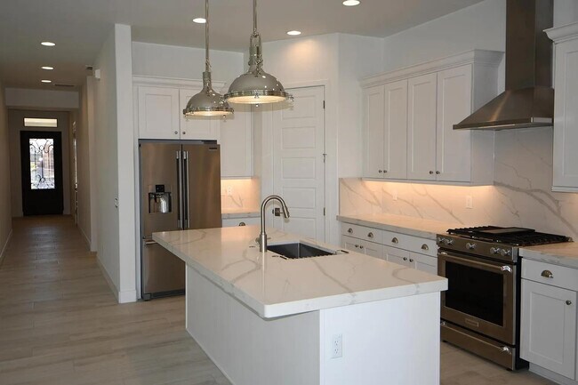 Foto del edificio - 820 E Ashurst Dr