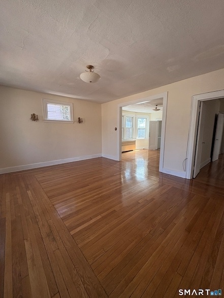 Building Photo - 786 Elm St