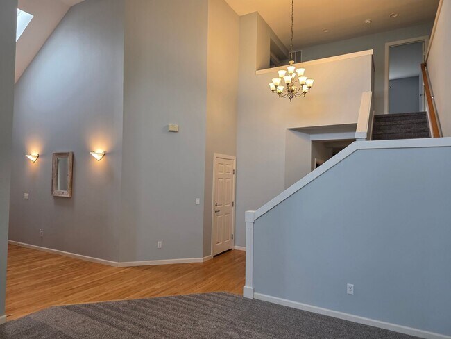 Foto del edificio - 4 Bedroom Home in Parkland Green!