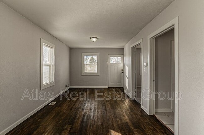 Building Photo - 398 S Raleigh St