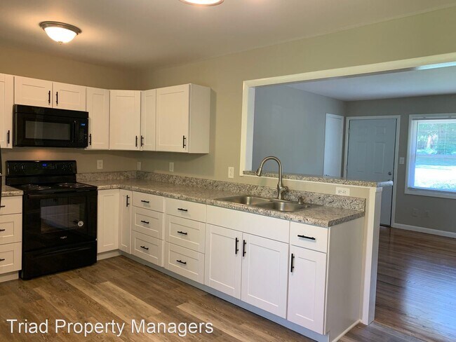 Foto del edificio - 3 br, 1 bath House - 1305 Larchmont Dr