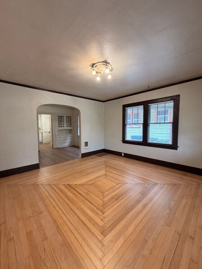 Foto del edificio - Corner lot 2-bedroom Bungalow