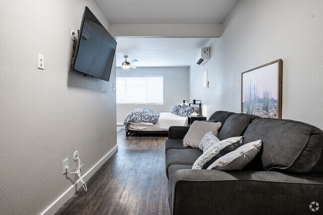 1BR Studio - 454SF - 3503 Harmon Ave