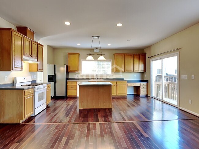 Building Photo - 8701 Poteat Dr