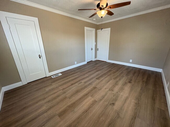 Foto del edificio - Spacious Tulare home Available Now!