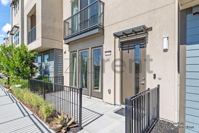 Foto del edificio - 1757 Hazelnut Ln