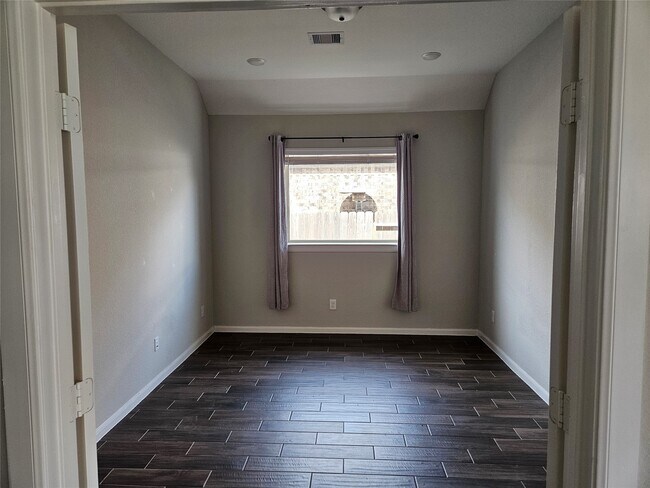 Building Photo - 23838 Via Leoni Dr
