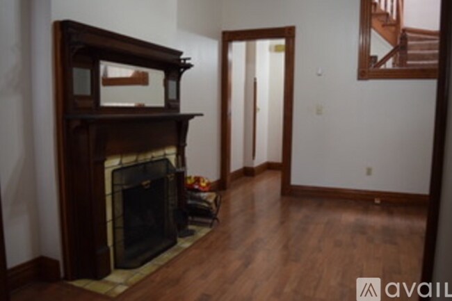 Foto del edificio - 118 E 5th St