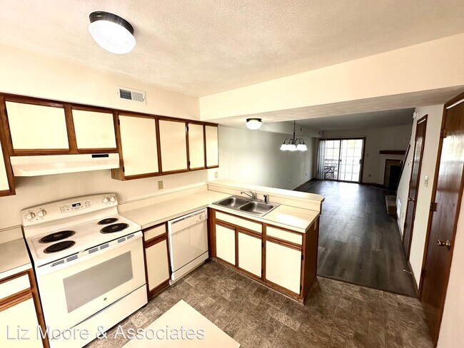 Foto del edificio - 2 br, 1.5 bath House - 427 Lester Road #8