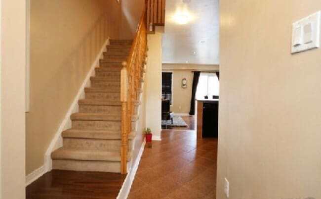 Building Photo - 148 Cadillac Cres