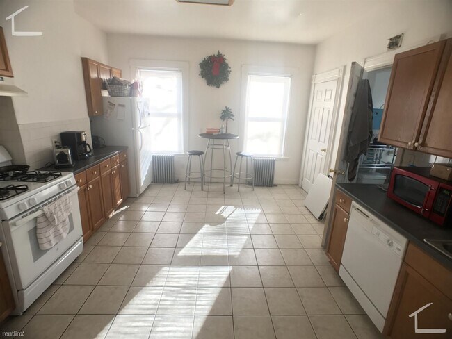 Foto del edificio - 1 br, 1 bath Duplex - 25 Pratt St # 101 1