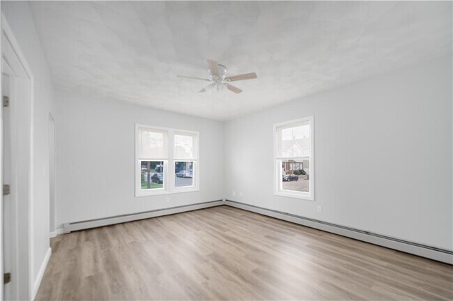 Foto del edificio - 117 Englewood Ave