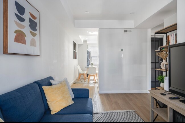 Foto del edificio - 12 W 52nd St