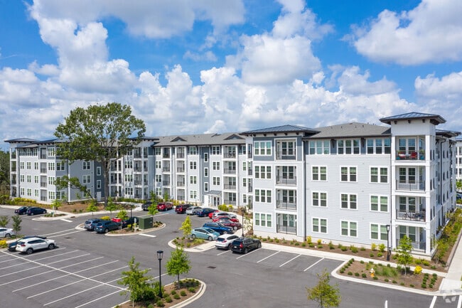 Building Photo - Claremont Daniel Island