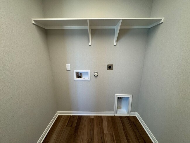 Foto del edificio - 938 James Parker Cir