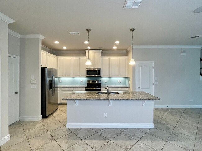 Foto del edificio - 3BD/2.5BA Town Home in Central Park in Ovi...