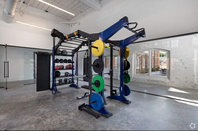 Amplio gimnasio abierto las 24 horas - Warren Mill Lofts