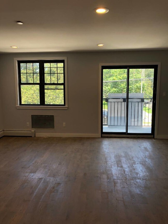 Building Photo - 9220 Skidmore Ave
