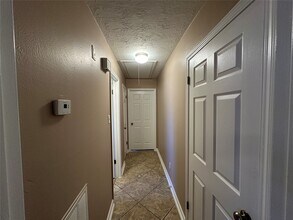 Building Photo - 7127 Maxwood Dr