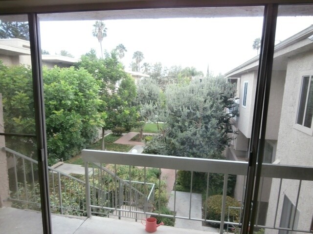 Foto del edificio - 5055 Coldwater Canyon Ave