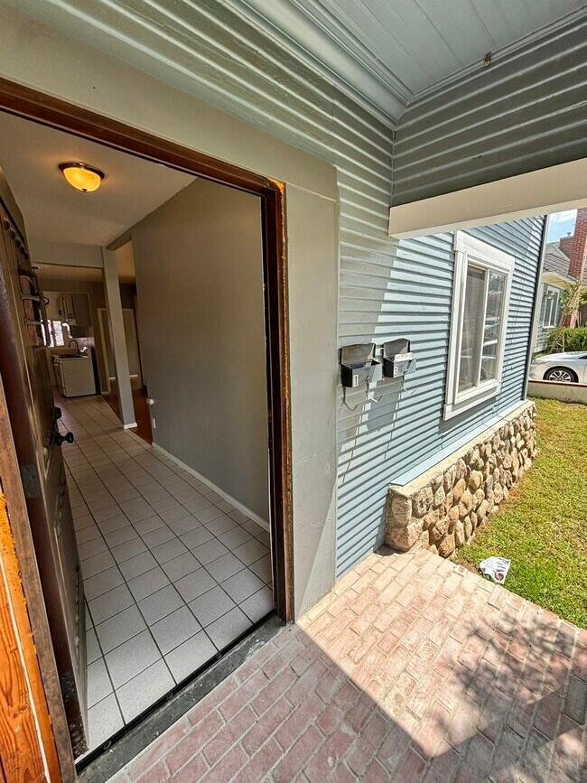 Building Photo - 13423 Olive Drive, Unit 1 Downstairs