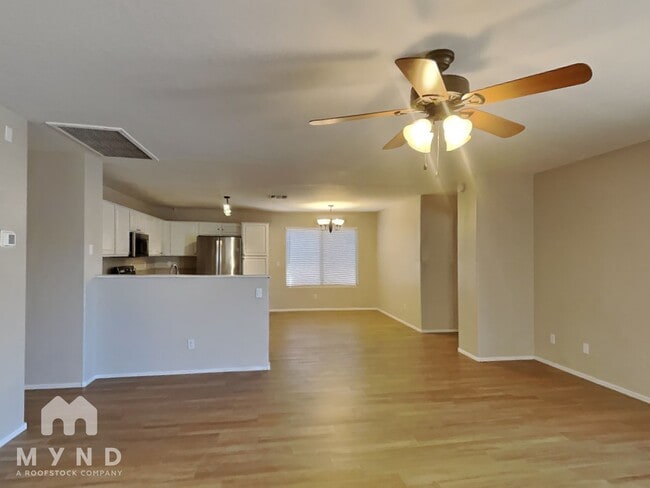 Foto del edificio - 43722 Bedford Dr