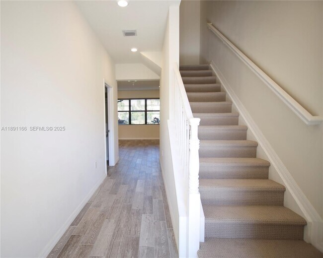 Building Photo - 8293 Cadre Noir Rd