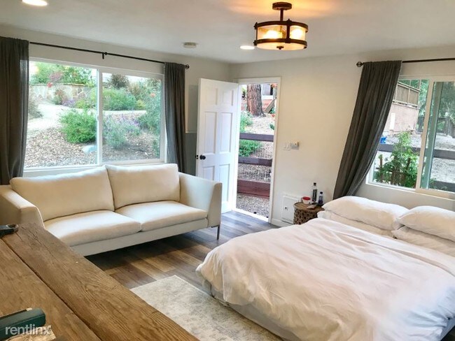 Building Photo - 1 br, 1 bath House - Old Agoura, CA