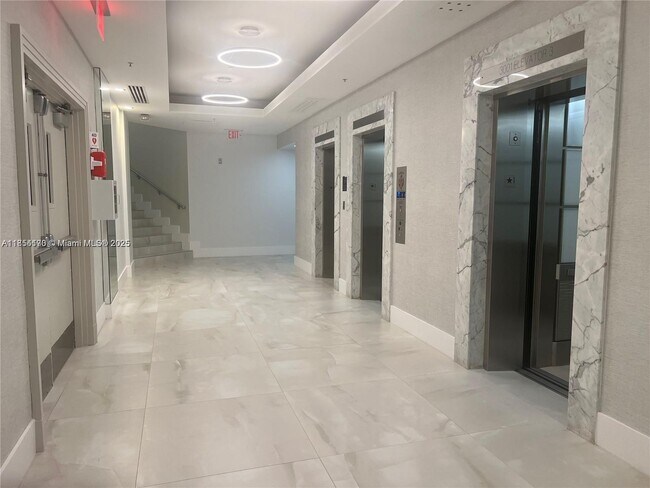 Foto del edificio - 3001 S Ocean Dr