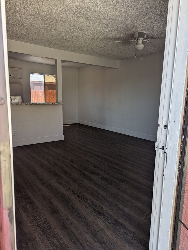 Building Photo - 2153 Daley St
