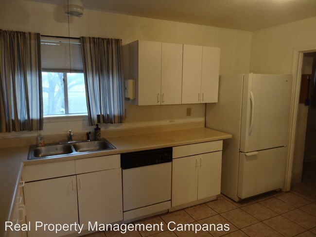 Building Photo - 3 br, 1 bath House - 418 W Aviation Blvd