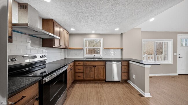 Foto del edificio - 11015 Clarke Rd