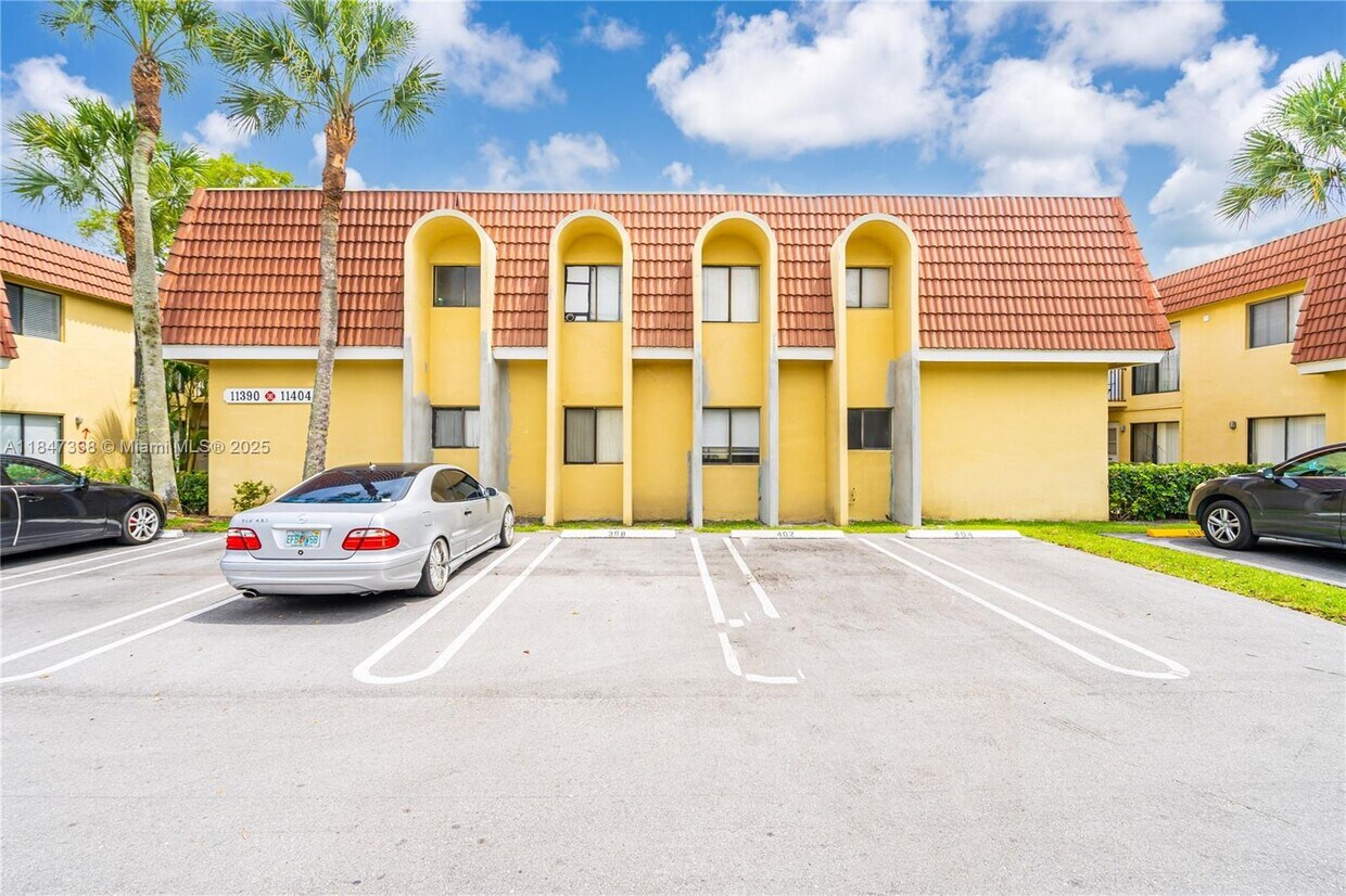 Primary Photo - 11398 Royal Palm Blvd