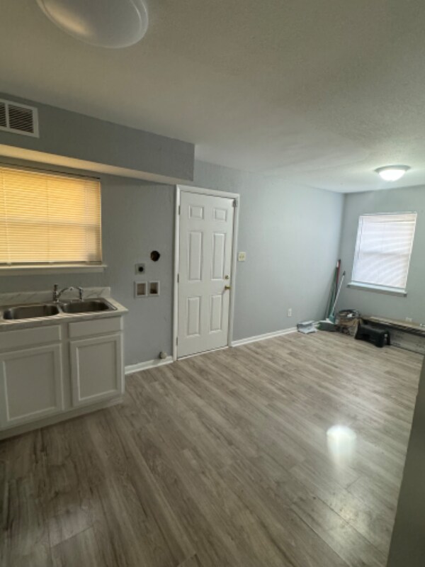 Foto del edificio - 2606 Westminster Ave