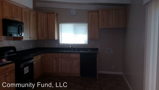 Building Photo - 673 Overhill Dr