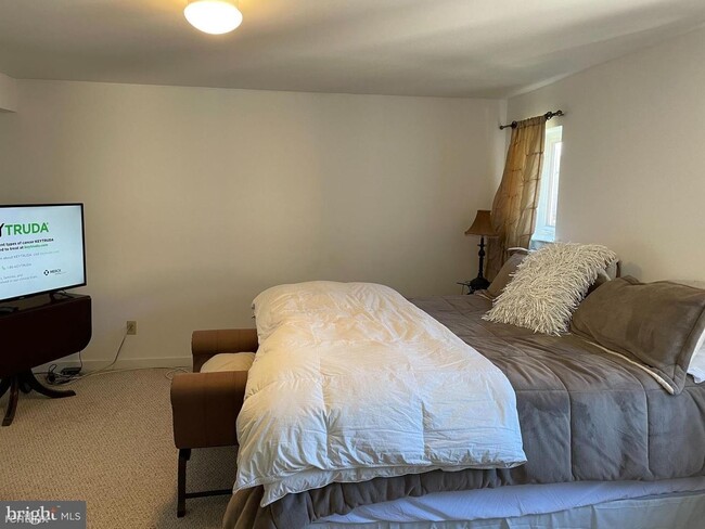 Building Photo - 2 br, 2 bath Condo - 7306 Pleasant Ct