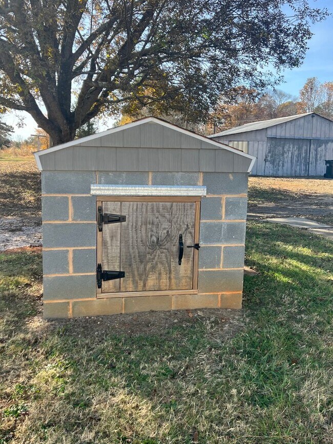 Building Photo - 410 Yost Road, Salsibury NC 28146