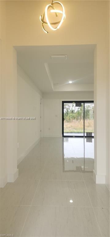 Building Photo - 915 Panda Dr