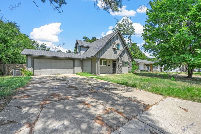 Photo - 760 Ponderosa Dr House