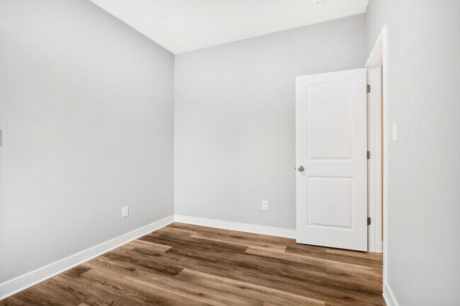 Building Photo - 2106 N Talbott St
