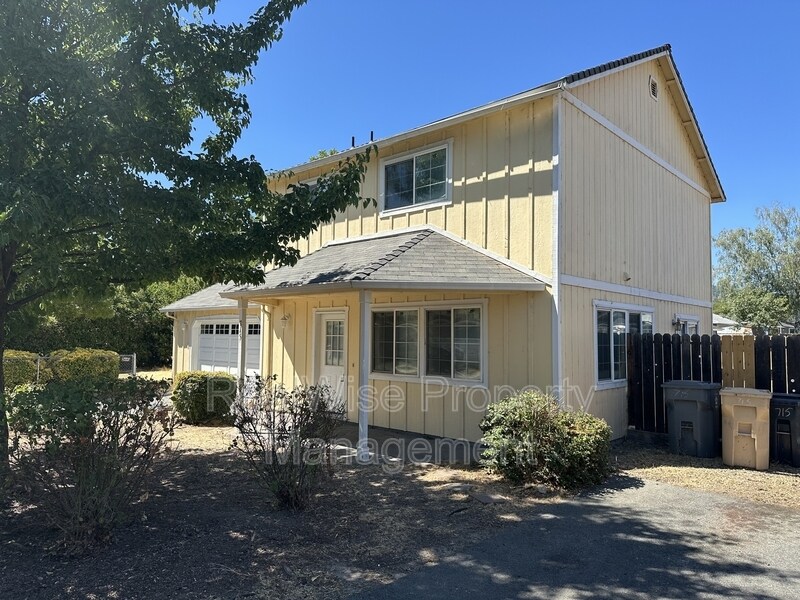 Foto principal - 715 SW Laurel St
