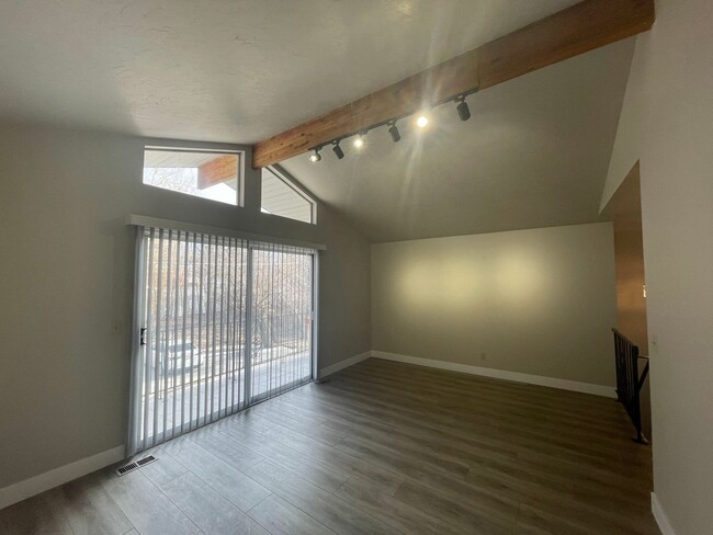 Building Photo - Remodeled Holladay duplex for rent!