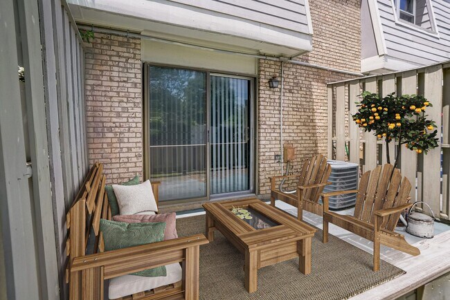 Foto del interior - Beautiful Chesney Woods Townhomes