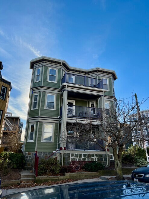 Building Photo - 78 Sawyer Ave