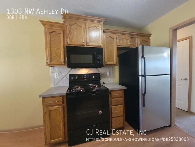 Building Photo - 1303 NW Ashley Dr