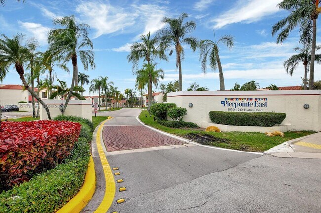 Foto del edificio - 1172 N Hiatus Rd