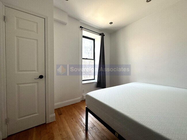 Building Photo - 934 Amsterdam Avenue