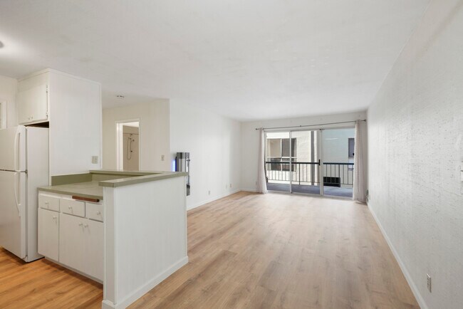 Foto del edificio - 385 Jayne Ave